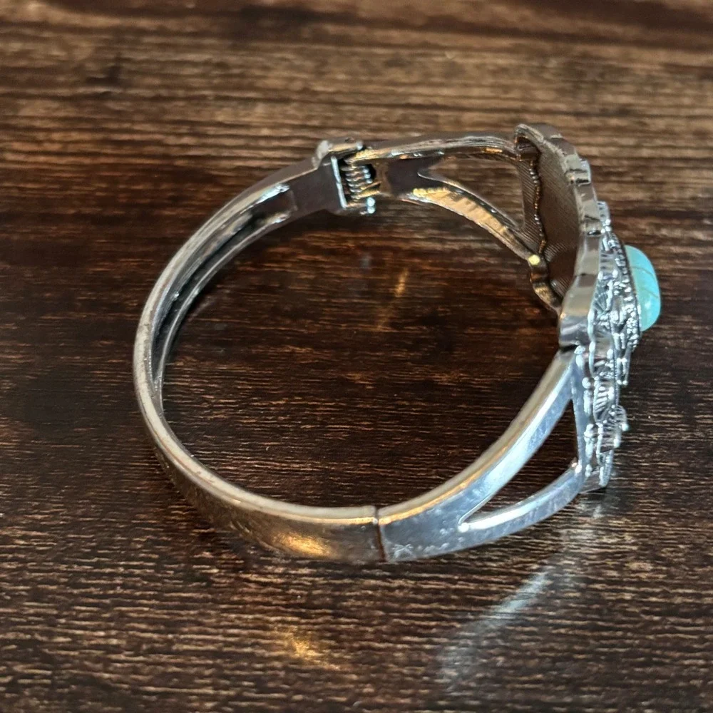 Western Faux Turquoise Silver Tone Hinged Cuff Bracelet Southwestern Boho 7.25in
